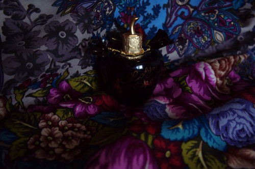 Старый замок 947-14 и Midnight Couture Black Eau de Minuit Lolita Lempicka