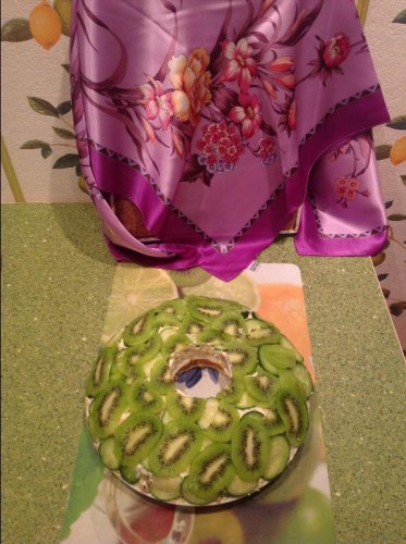 шёлковый платок "Мерцание-4" автор В. Фадеева и салат "Малахит"