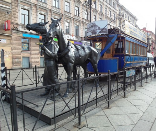 У метро Василеостровская.