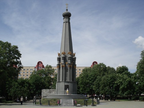 Памятник героям Отечественной войны 1812 года.