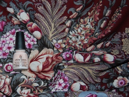 China Glaze Inner Beauty 616 и Над серебряной водой 734-7